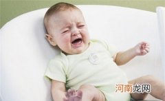 宝宝吃完奶总是哭闹 婴儿吃完奶粉就哭闹怎么回事
