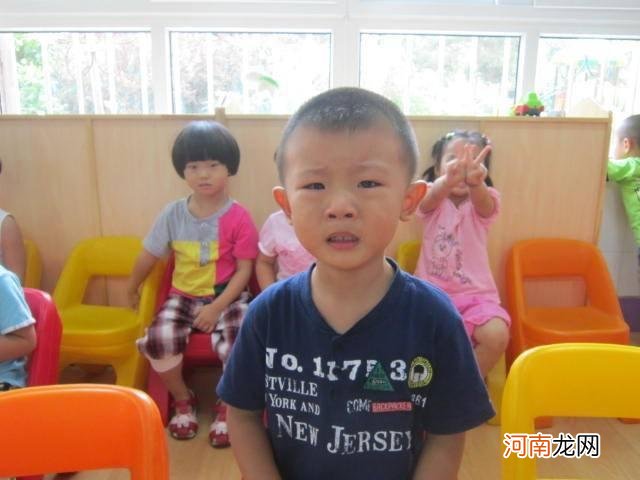 幼儿园可不是托儿所，娃太早上幼儿园有诸多危害，家长别不当回事