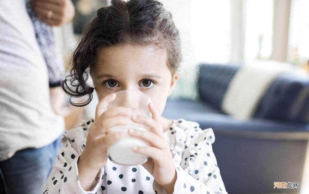 宝宝每次喝奶，是喝光还是“留根”？对孩子的不同影响，你知道吗