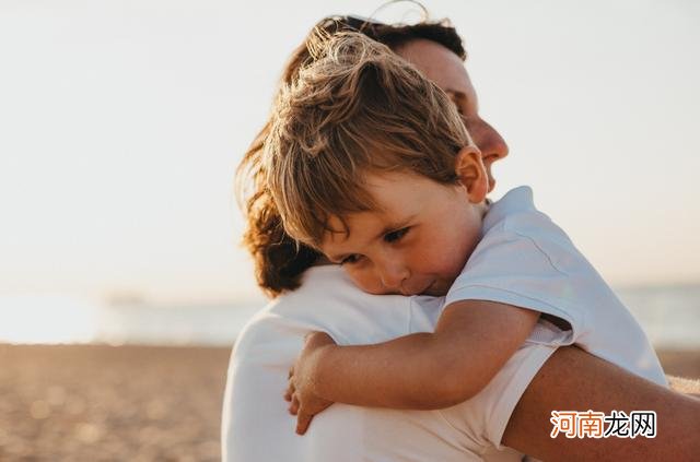 宝宝说“妈妈”时,就是在叫你吗?娃学说话过程,是段“历险记”