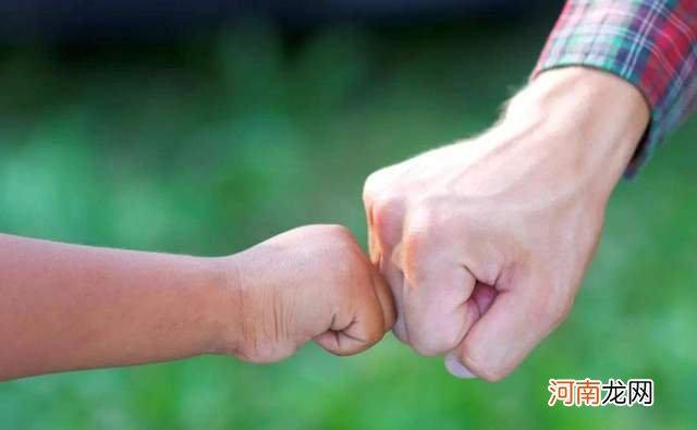 青春期孩子叛逆不听话，用这个方法修复亲子关系是关键