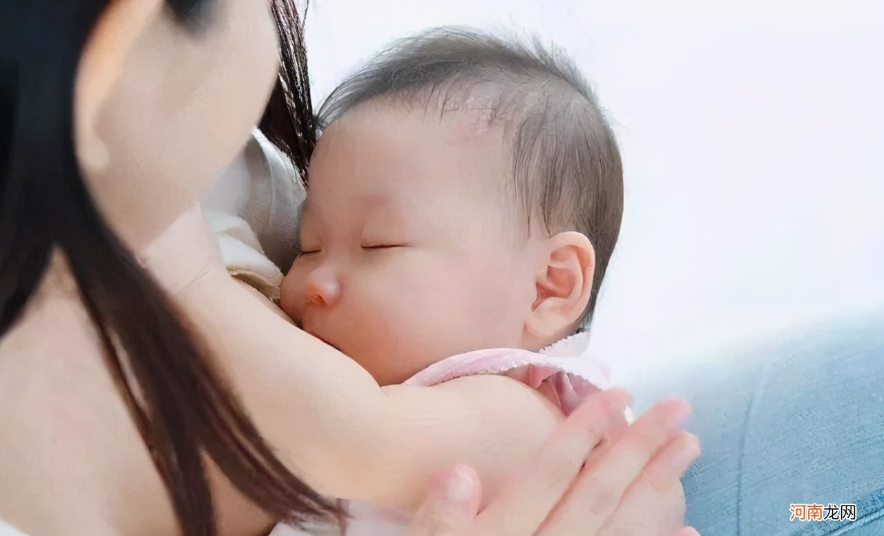 在家母乳喂养宝宝时，亲人不懂回避咋办？3个妙招帮宝妈巧妙化解