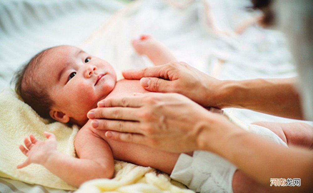 宝宝拒奶、不爱喝奶，其中原因有很多，四种方法帮助宝妈解决问题