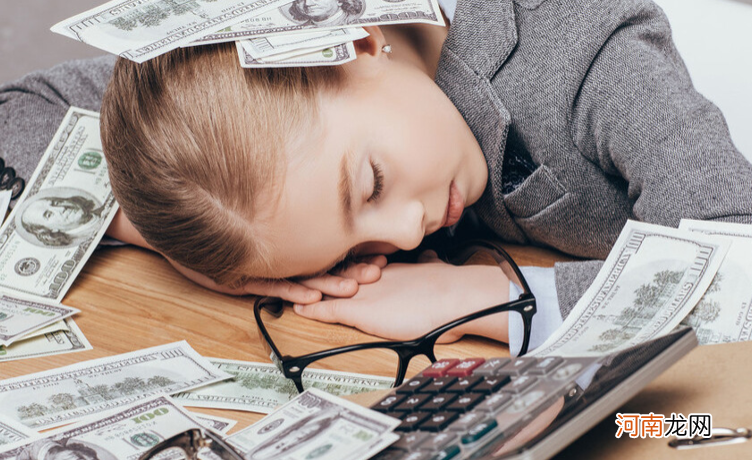 孩子打赏游戏主播谁之过？不是孩子不让人省心，是金钱教育太缺位