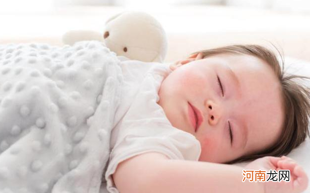 孩子有这些睡眠坏习惯，身高发育可能会落后同龄娃一大截，要留心