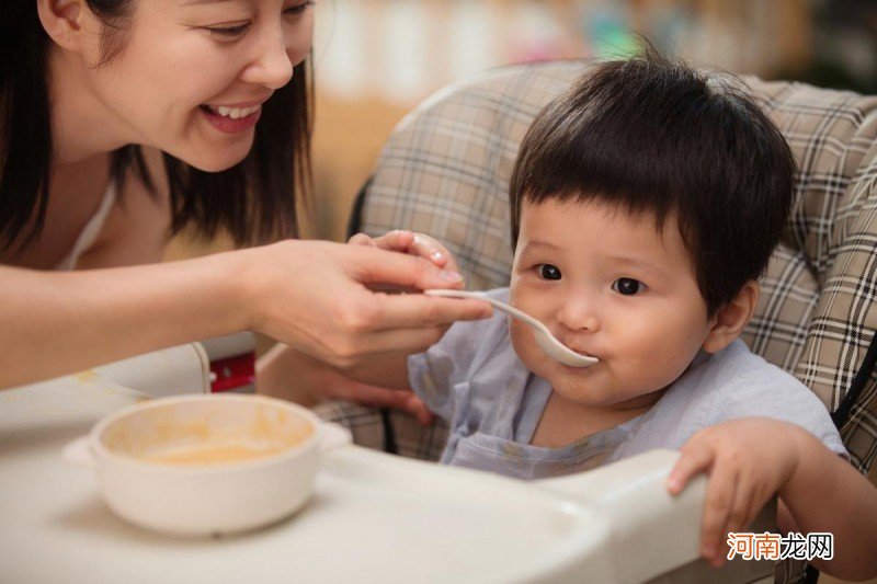 10个月宝宝吃的辅食特点 10个月宝宝如何添加辅食