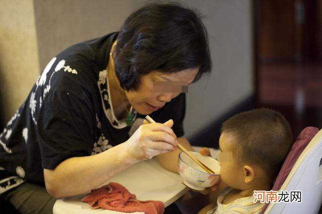 孩子睡觉前，家长别给他吃这3样食物，不止会影响身高，还有智力