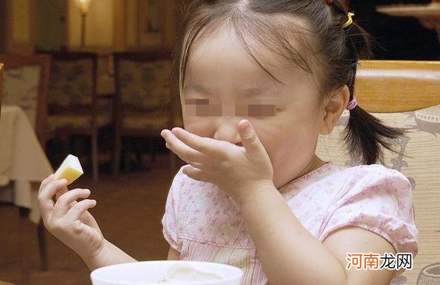 孩子睡觉前，家长别给他吃这3样食物，不止会影响身高，还有智力