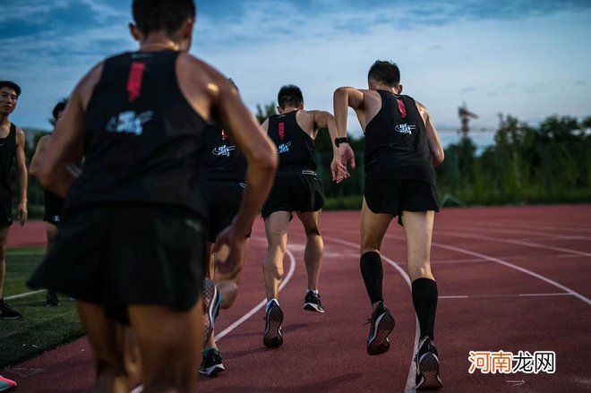 什么样的人能够成为黑马 黑马是指什么样的人