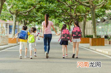 家人黄码小孩能去学校吗