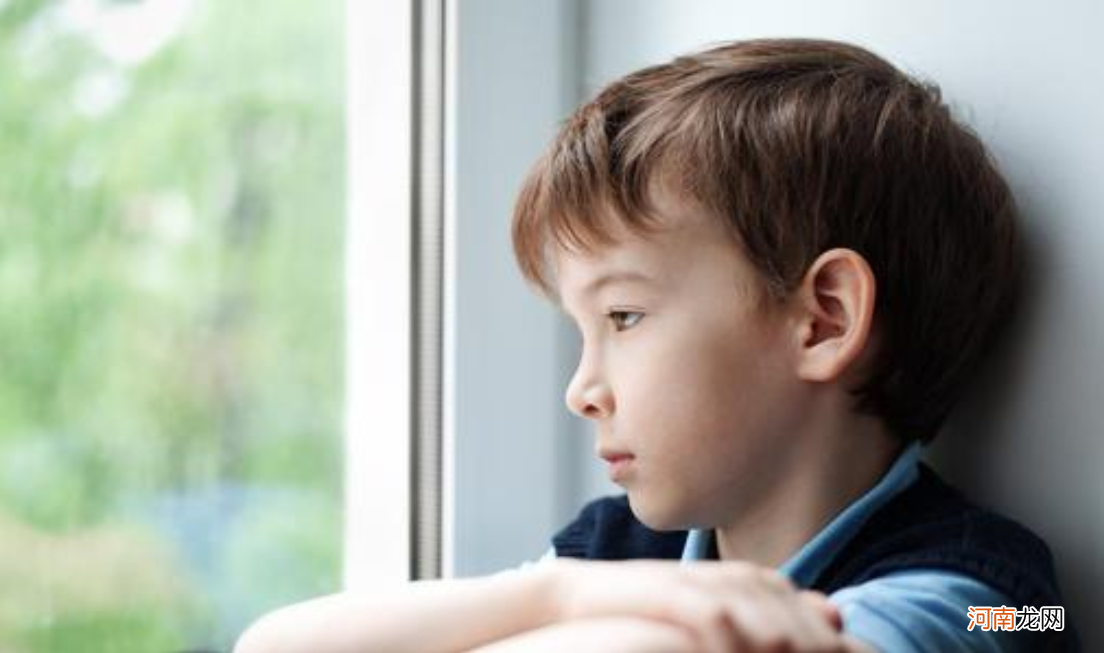 孩子孤僻没有玩伴,不一定是内向,可能是缺乏沟通技巧
