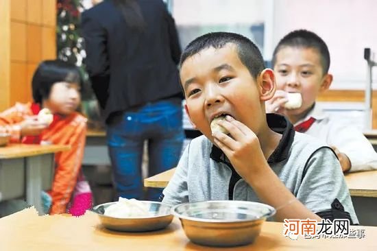 家庭教养好不好,在餐桌上就能看出