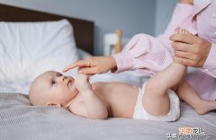 喝奶粉的宝宝喝水量 奶粉喂养的宝宝每天喝多少水