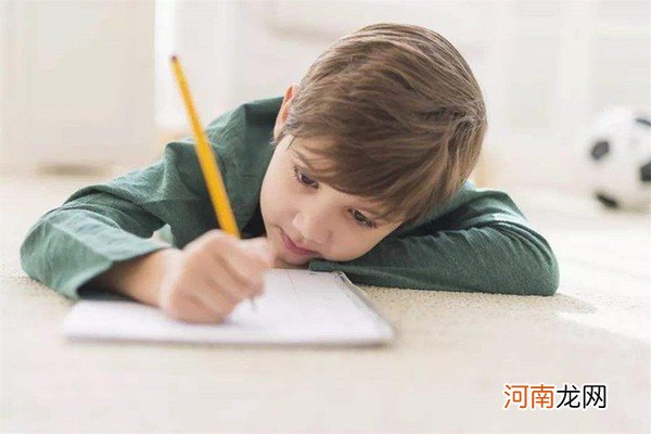 阅卷老师最爱的三种“字体”，让孩子练手好字，五个小技巧能搞定