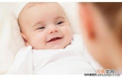新生宝宝吐奶怎么处理？