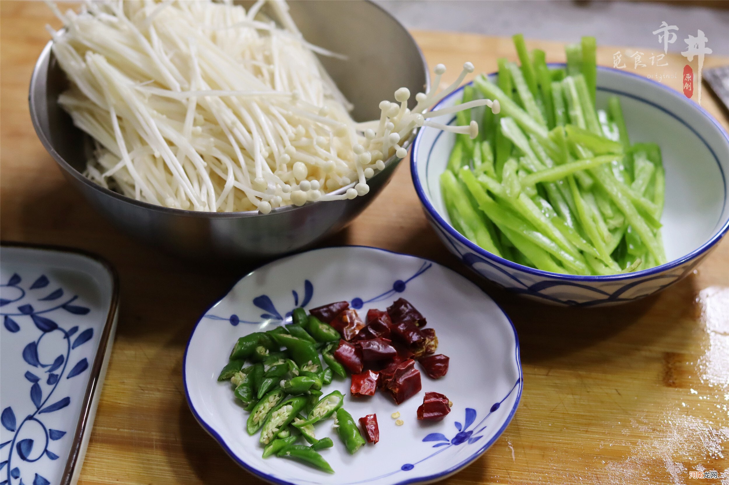 香辣金针菇的简单做法 金针菇的做法大全家常怎么炒