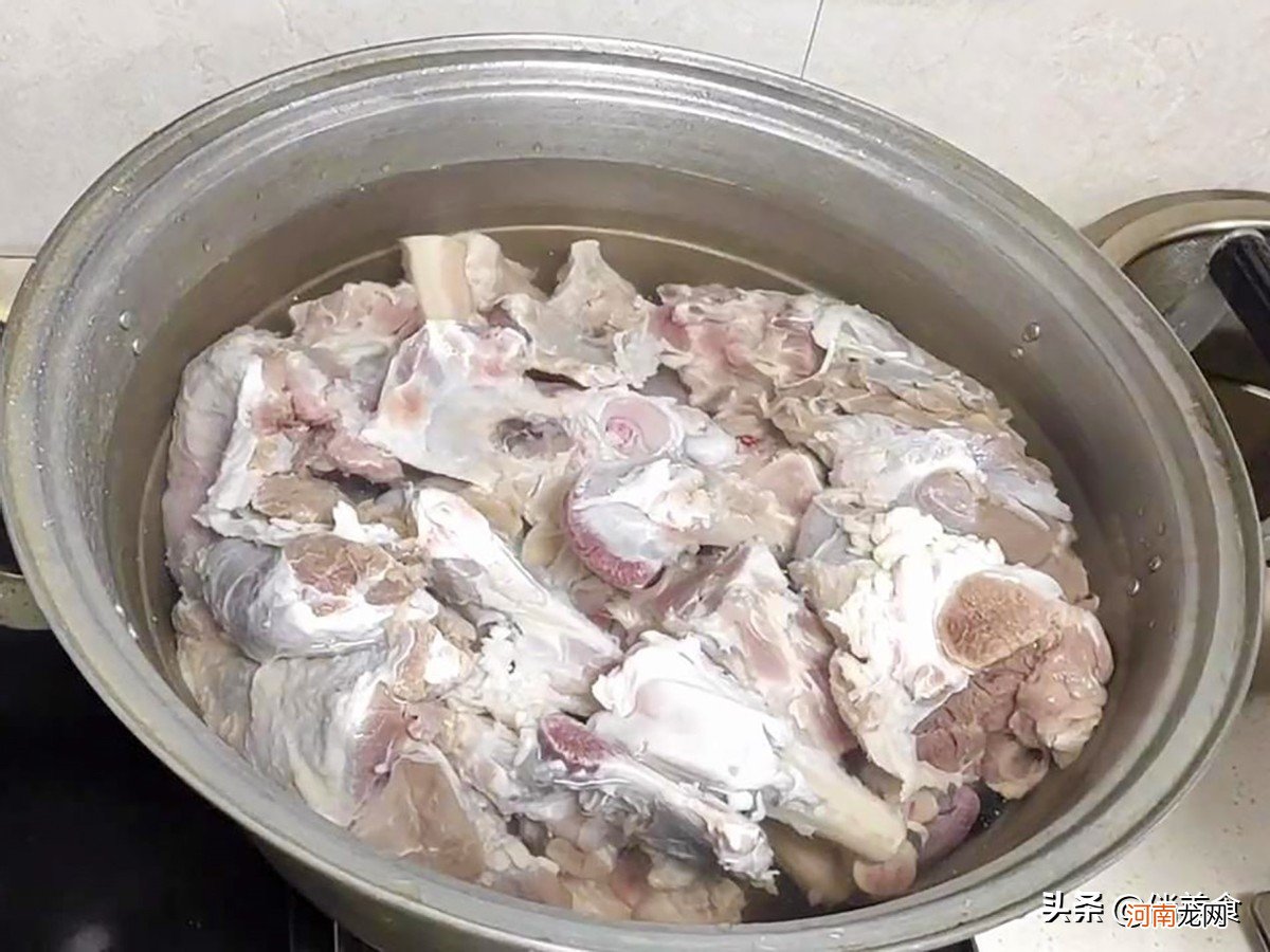 煮羊肉放什么调料去膻味