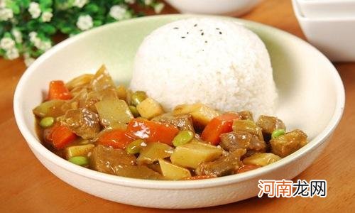 咖喱鸡肉盖饭怎么做好吃？一人食也可以有滋有味