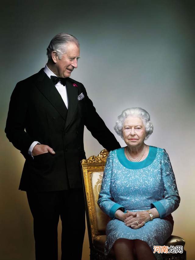 梅根和哈里终于“乖”了一次，在自曝小产前已提前通知英女王