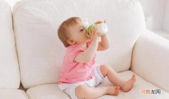 混合喂养正确方法新手父母必看 一直母乳怎么添加奶粉