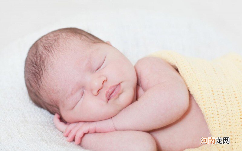 新生儿的好看头型是睡出来的 自制婴儿定型枕