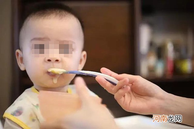 孩子啥时候吃辅食才合适？宝妈别太心急，最好等他过了这个月份