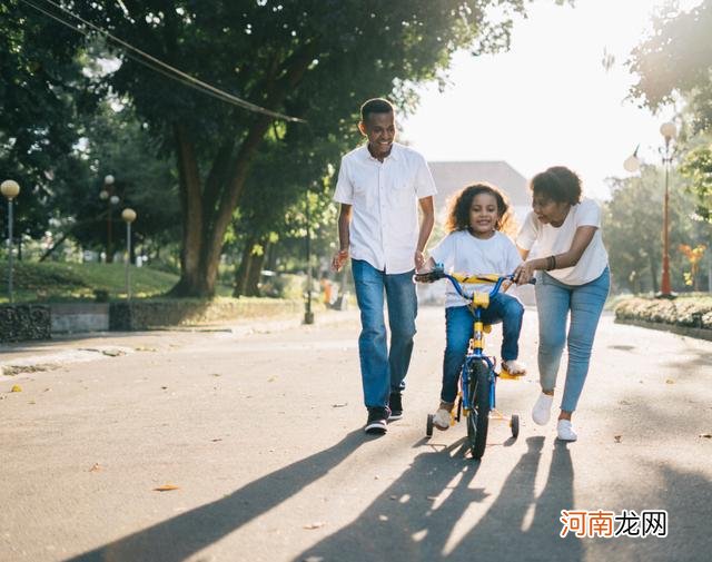 心理学家：孩子犯错，家长不要有以下行为，会使孩子进入恶性循环