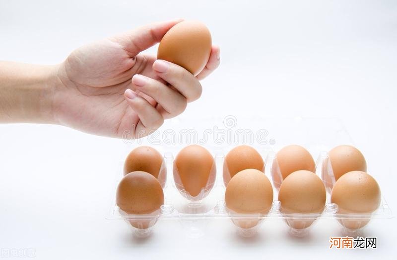 识别假鸡蛋的方法
