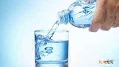 纯净水可以冲奶粉 纯净水能冲给婴儿冲奶粉吗