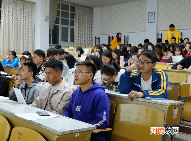 学生放假后父母要注意，不要让孩子养成坏习惯，增强他的“逆商”