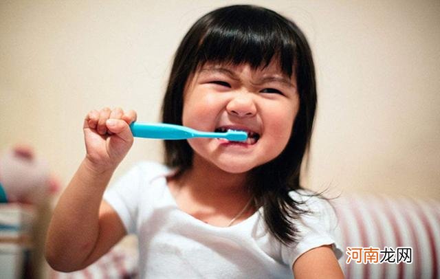 宝宝乳牙出了问题，宝妈可别大意，宝宝乳牙的好坏影响着恒牙发育