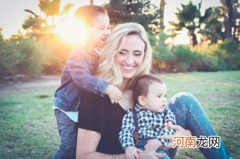清华心理教授直言：长大有出息的孩子，通常母亲都有这两个特征