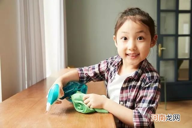 哈佛研究指出：爱干家务的孩子更优秀，父母该如何让娃爱上做家务
