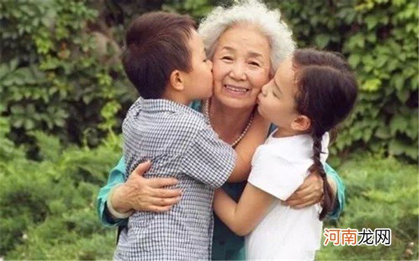 典型的中国式悲哀：给儿女带孩子的老人们从不被重视