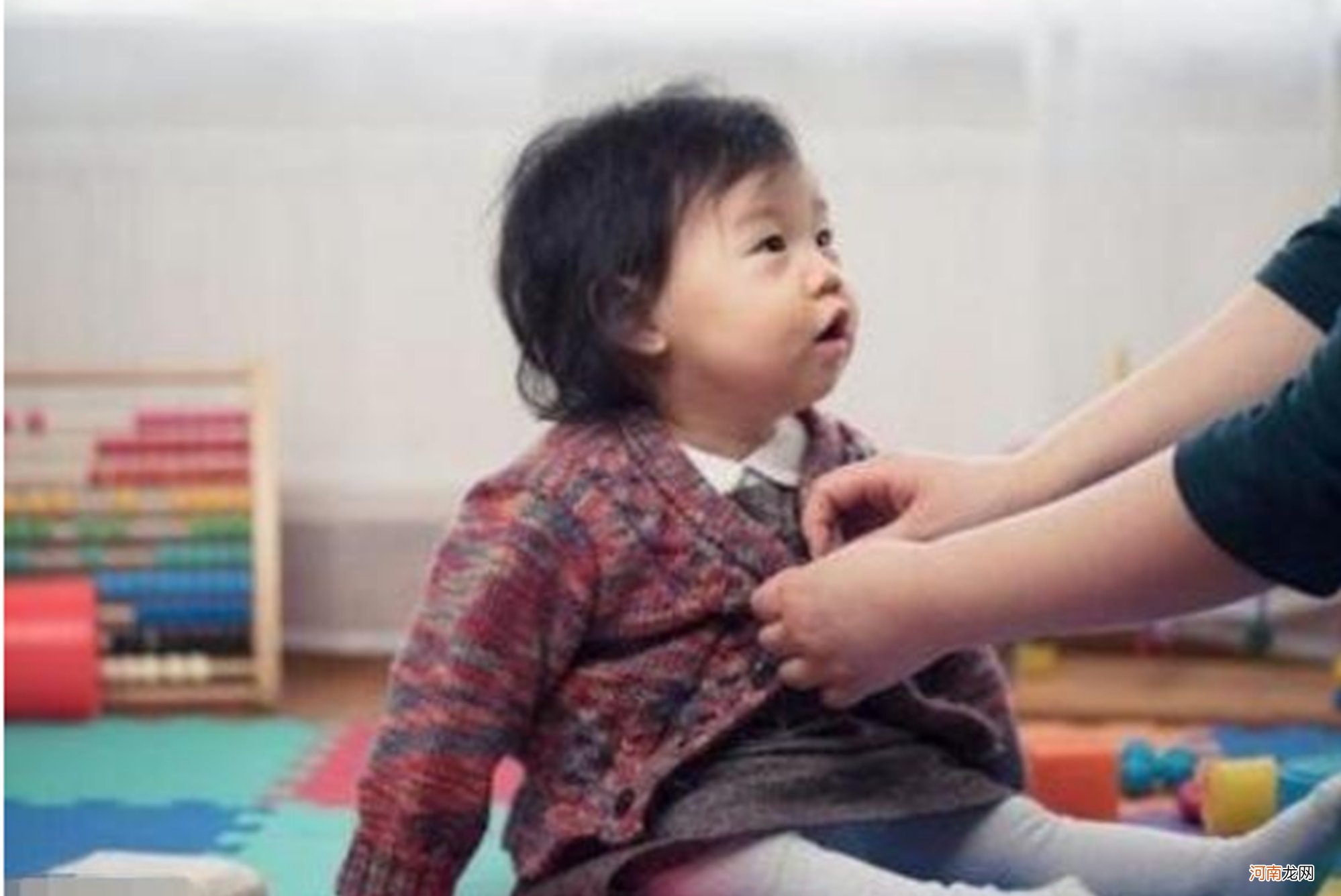 央视曝光“毒童装”：价格不便宜却伤害孩子身体，不少家长都买过