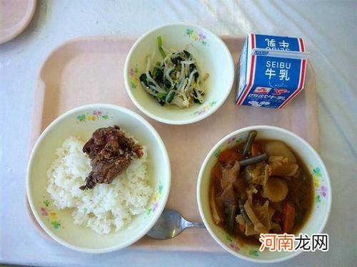 日本儿童健康居全球之首，看到他们的午餐，网友：国内学校难做到