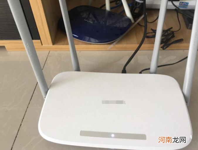 孕妈担心wifi辐射，留言建议邻居关网，孩子回信：你们搬家吧