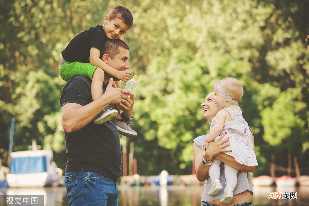 生二、三胎：80后想生不敢生，90后能生不愿生，70后：我们先来