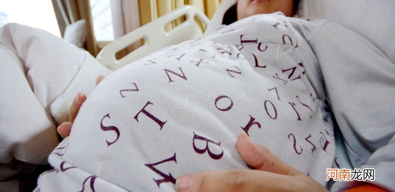 睡姿的改变很可能导致胎儿缺氧 孕妈孕期该怎么睡