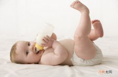 正确的方法全在这 宝宝吃奶粉肚子胀怎么回事?
