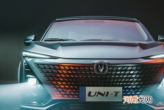 搭载蓝鲸2.0T动力 长安UNI-T新车型今日上市优质