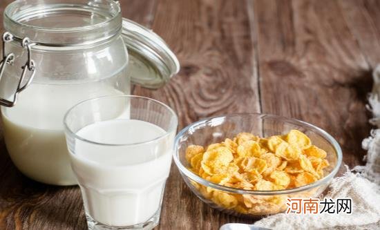 ?过期的牛奶最好不要喝 日常生活中过期的牛奶也有小妙用