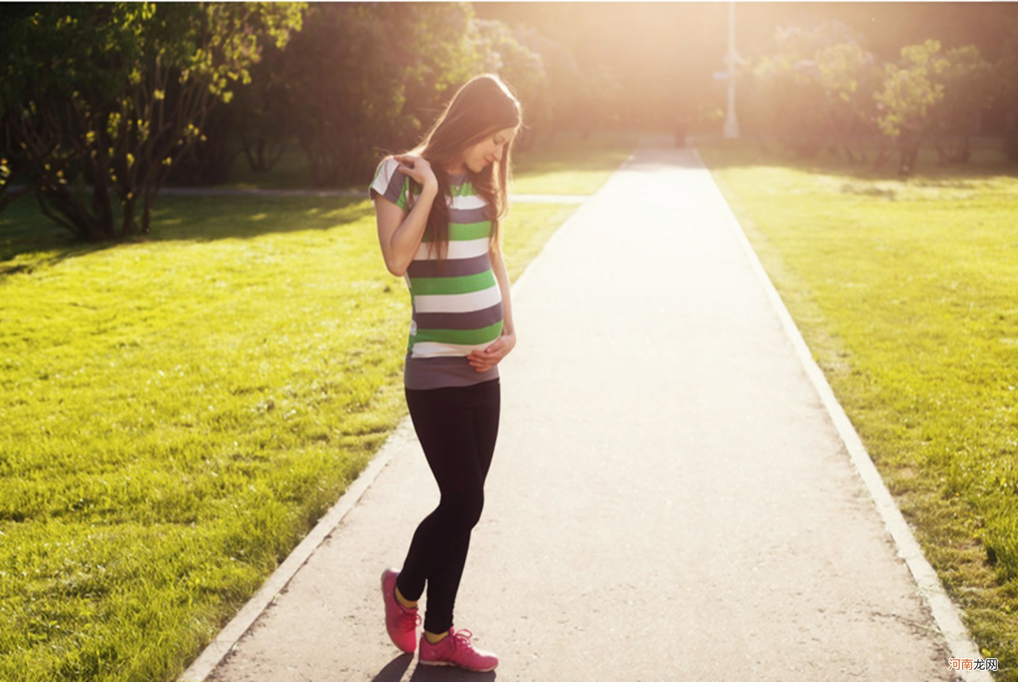 胎儿也有猛涨期，孕妈抓住信号，在饮食上做到“三要二不要”