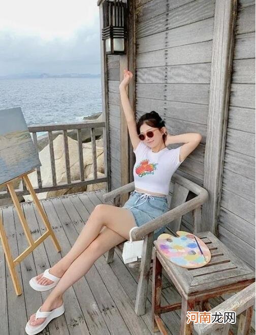 小个子大胸女生怎么穿搭?