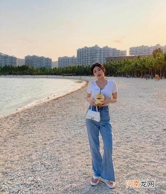 小个子大胸女生怎么穿搭?