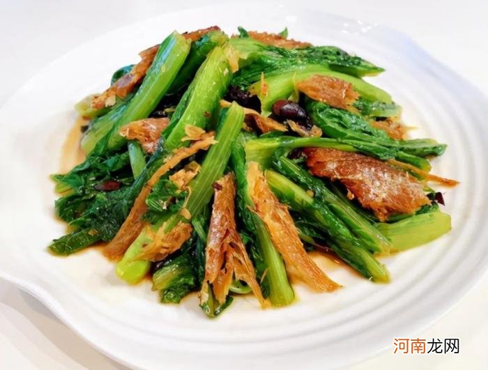 豆豉鲮鱼油麦菜，5块钱炒一盘，鲜香味美更下饭，好吃不腻