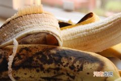 香蕉皮的6大妙用，可惜很多人都把它扔了！