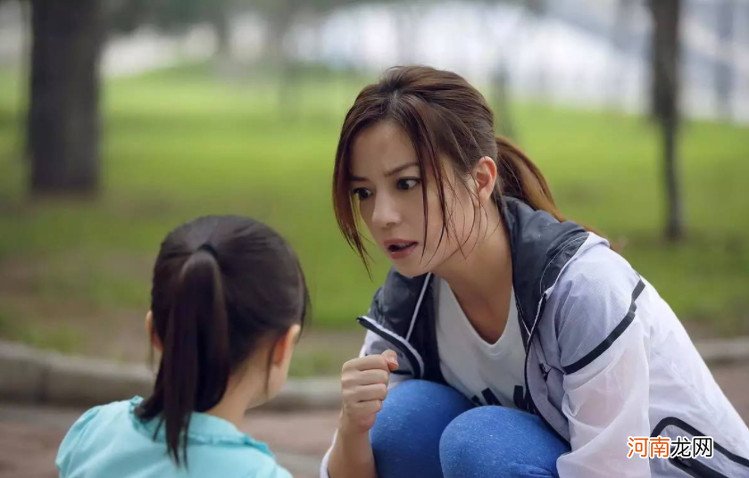 李玫瑾：情商低的孩子，吃饭时有3个坏习惯，能改赶紧改