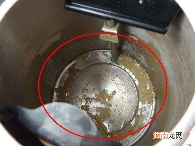 3招小妙招水垢迅速溶解 电烧水壶水垢清除妙招