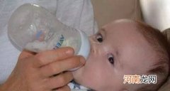 婴儿奶粉过敏怎么办 婴儿奶粉过敏的症状有哪些